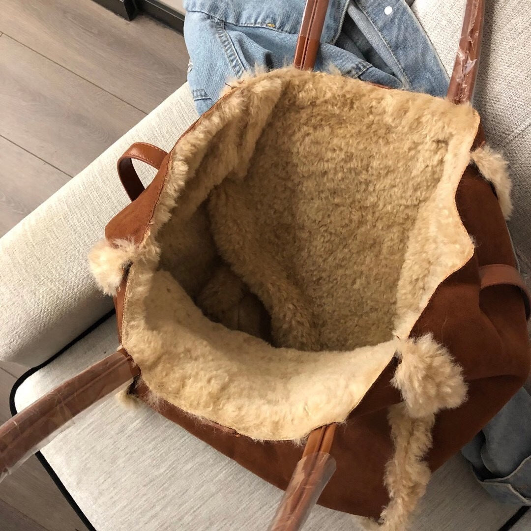 Sac à bandoulière en fourrure d'agneau pour shopping