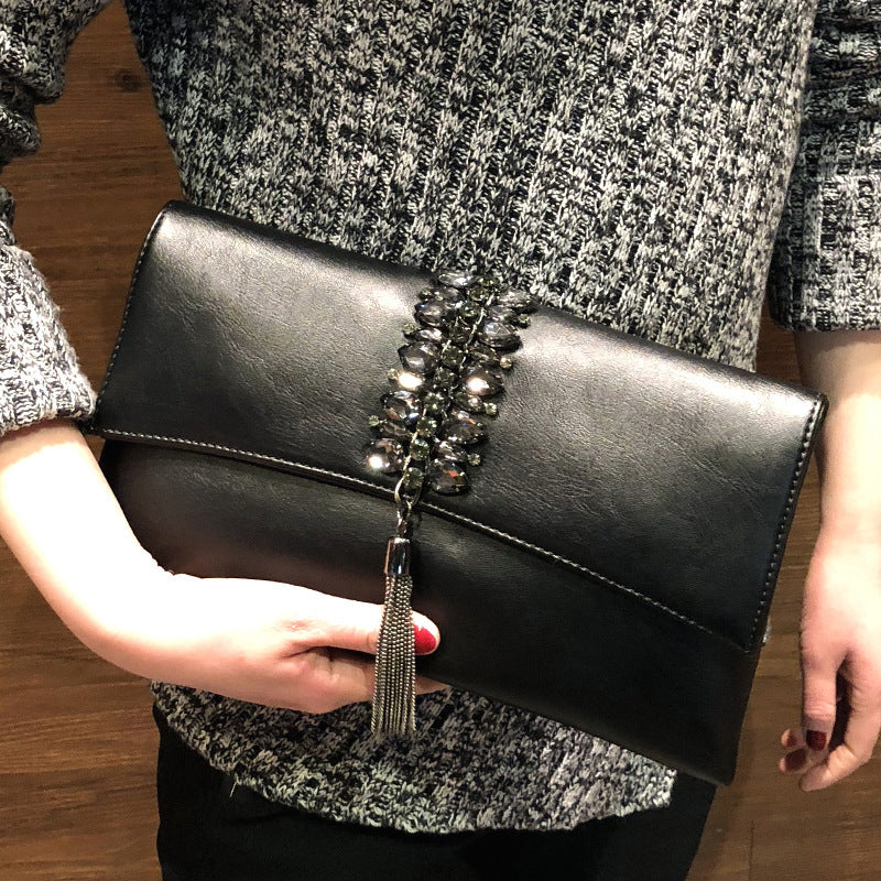 Sac à bandoulière en forme d'enveloppe polyvalente avec une petite pochette