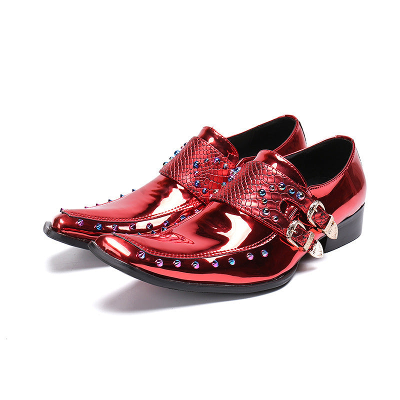 Zapatos de cuero de traje de negocios coreano para hombre, puntiagudos, de charol, con relieve, color rojo vino