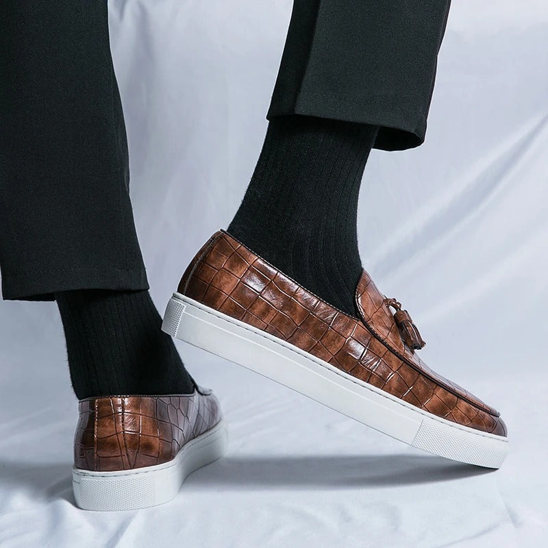 Zapatos de cuero de moda con borlas de talla grande para hombre, zapatillas informales de negocios