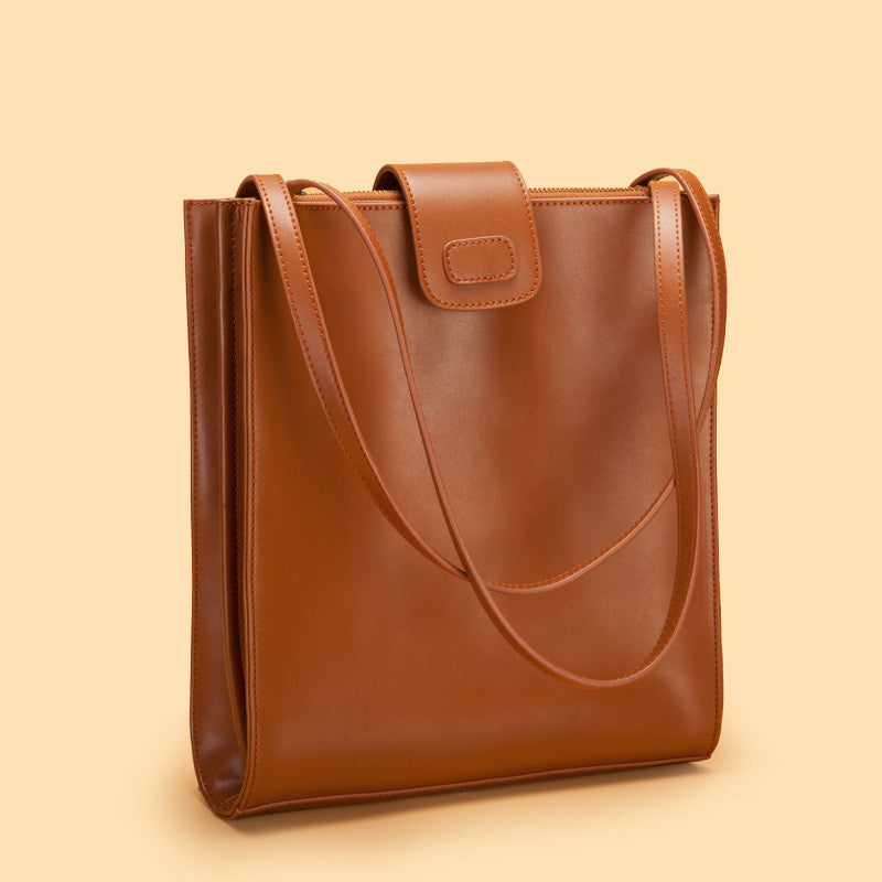 Tote High Capacity Commuter Shoulder Bag In Premium Leather