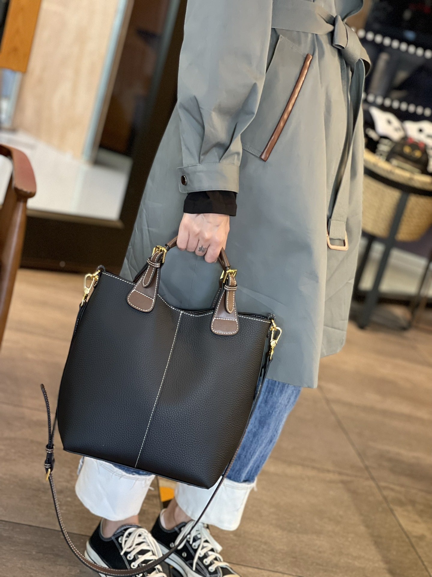 Sac messager à bandoulière en cuir de nouveau style avec grande capacité