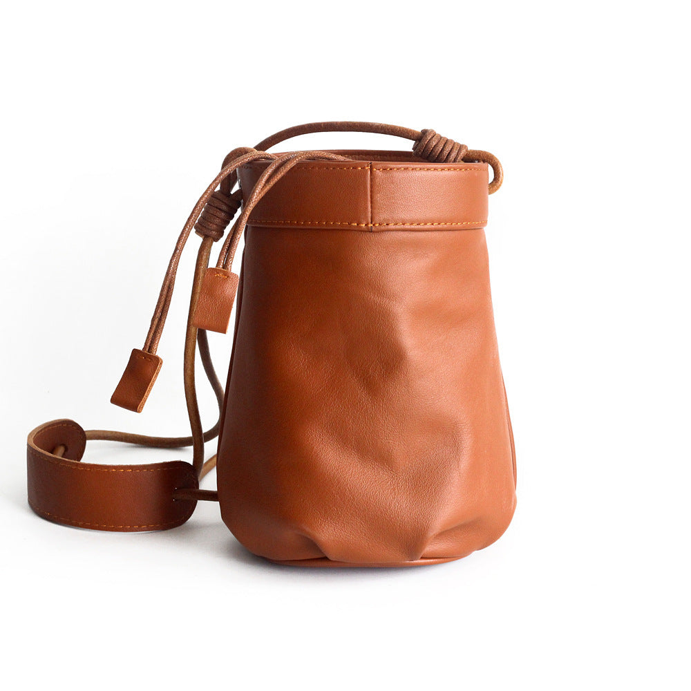 Sacs Sac à bandoulière tendance pour femmes Sac à bandoulière de style coréen pour femmes Sac à bandoulière littéraire en cuir de vachette pour femmes Petit sac seau pour femmes