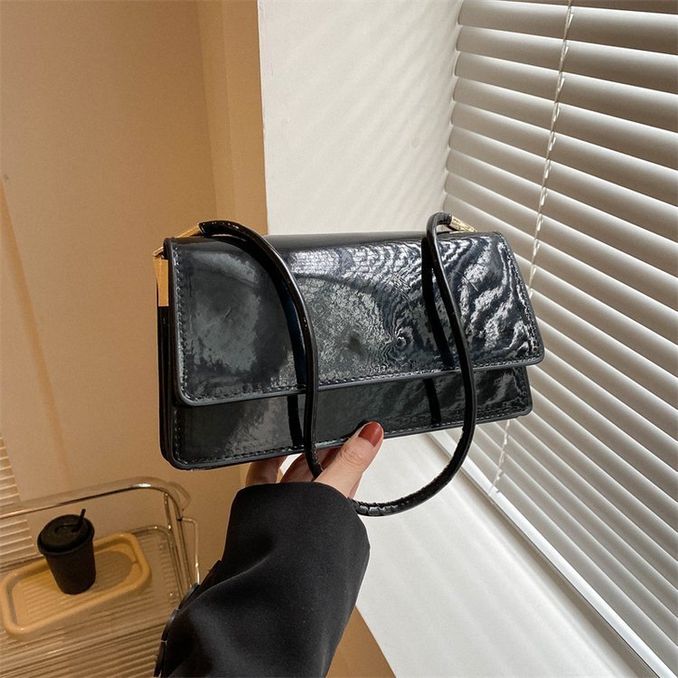 Trendy And Fashionable Portable Paint Glossy Western Style Small Square Bag