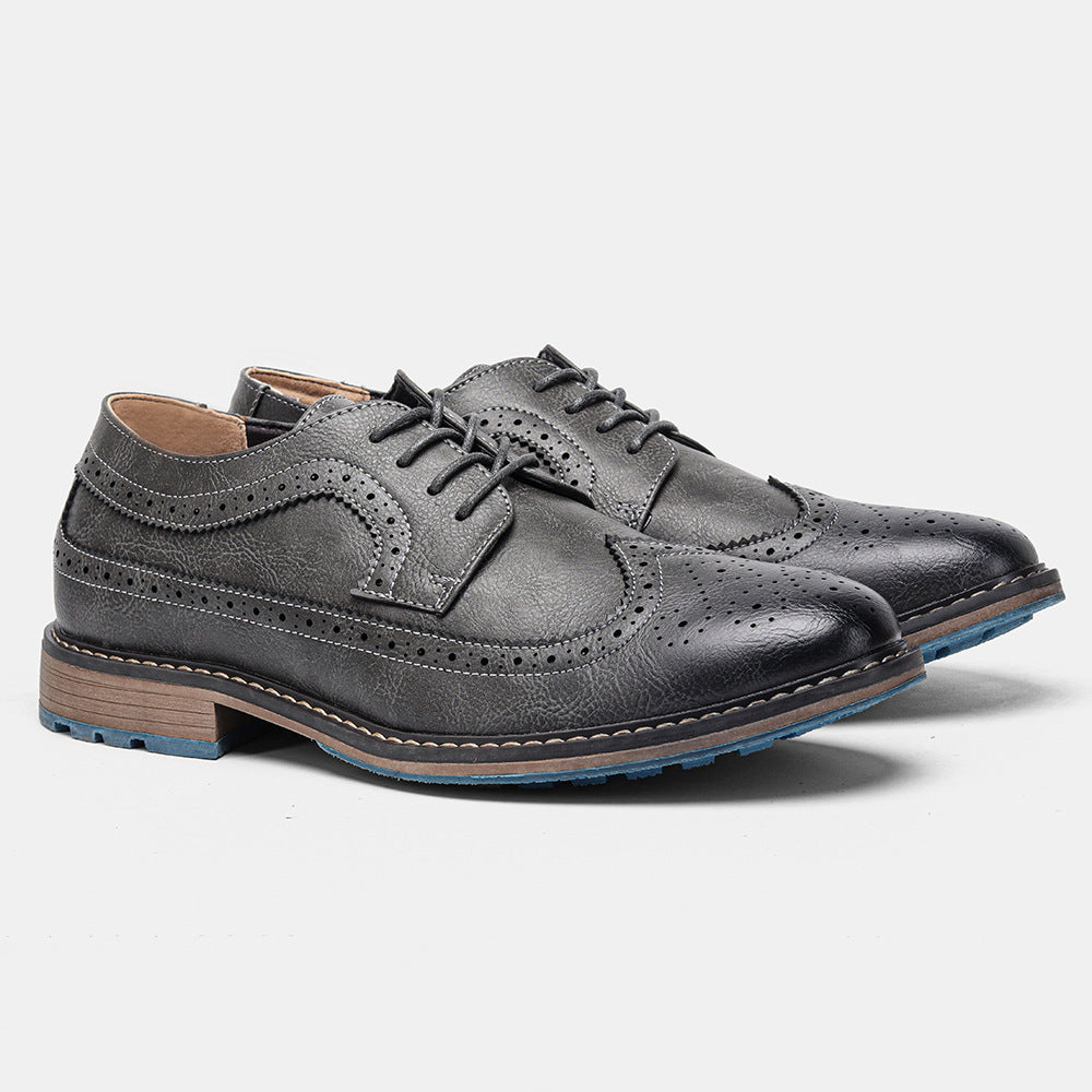 Chaussures en cuir décontractées et confortables pour hommes, brogues de couleur assortie