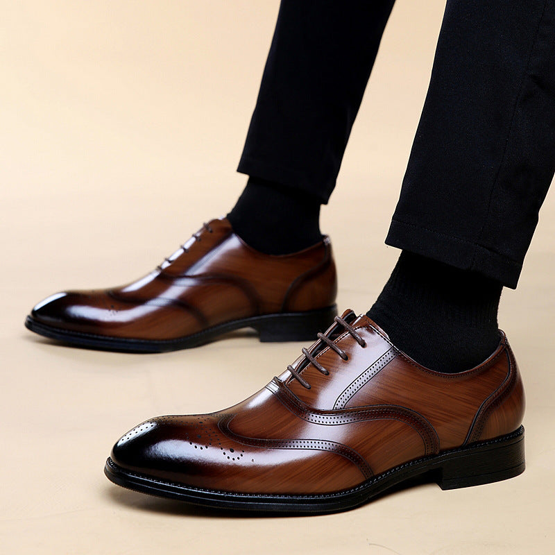 Chaussures en cuir formelles pour hommes britanniques Brogue à bout pointu et lacets