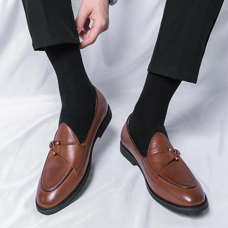 Mocasines casuales de cuero suave sin cordones y con suela blanda para hombre