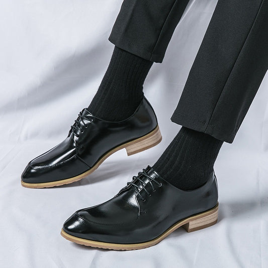 Zapatos de tacón de madera puntiagudos para uso formal e informal de negocios