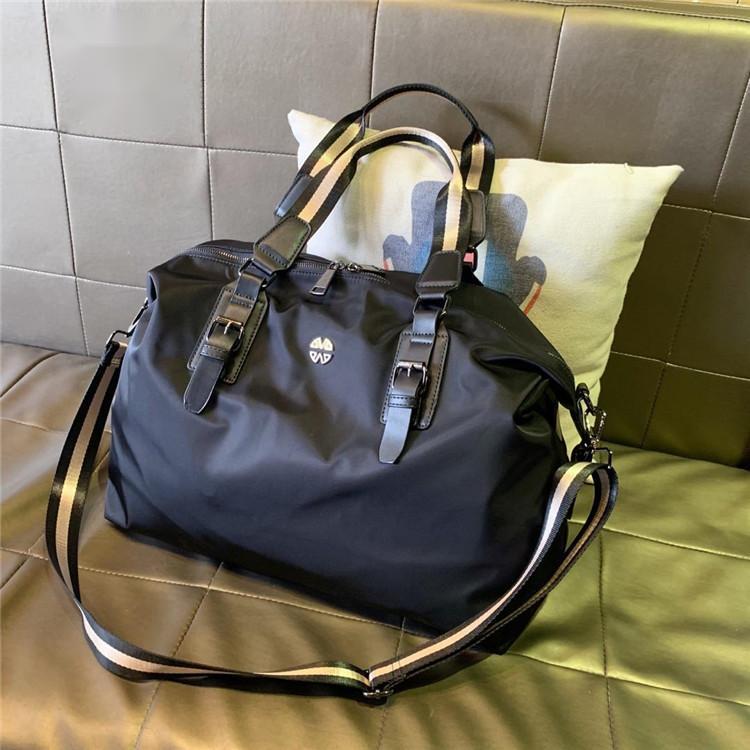 Sac de voyage simple en nylon et maille pour loisirs