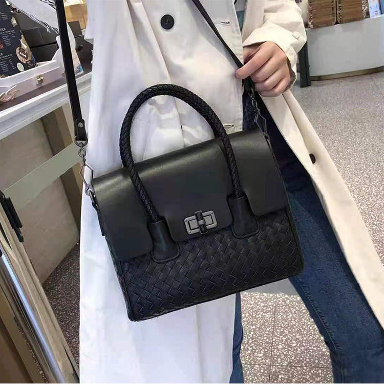 Sac messager à bandoulière en cuir tissé de grande capacité pour femme