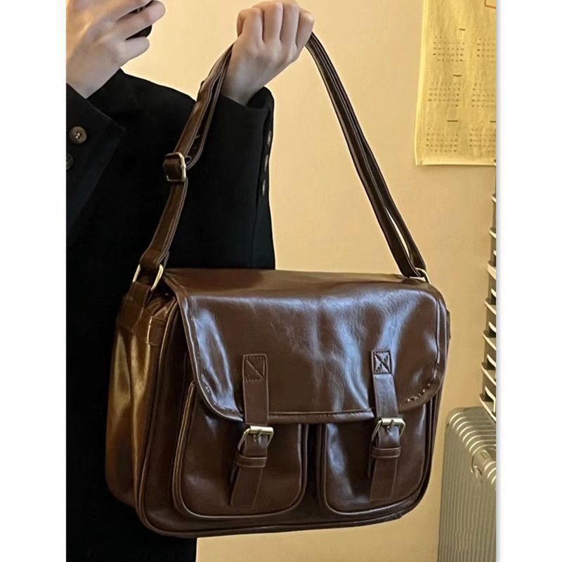 Chestnut Brown Oil Wax Leather Large Capacity Crossbody Postman One-shoulder Bag