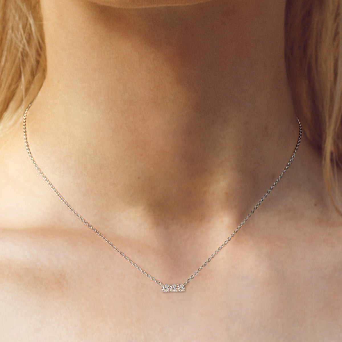 Collier en argent sterling 925 avec barre de moissanite incrustée