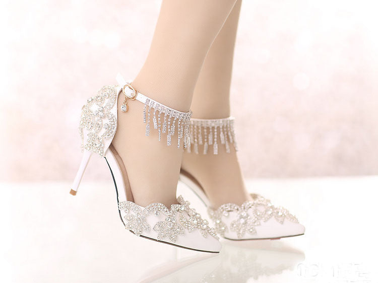 Sandales à talons hauts avec strass et pompons grande taille