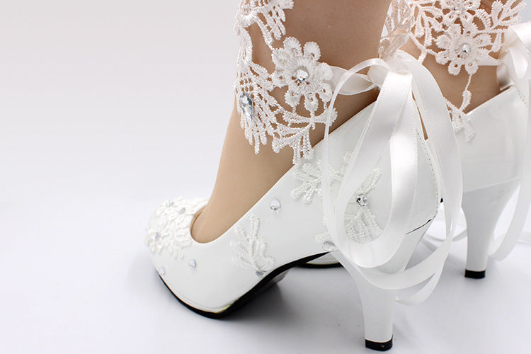 Chaussures de mariage blanches à talons hauts pour femmes