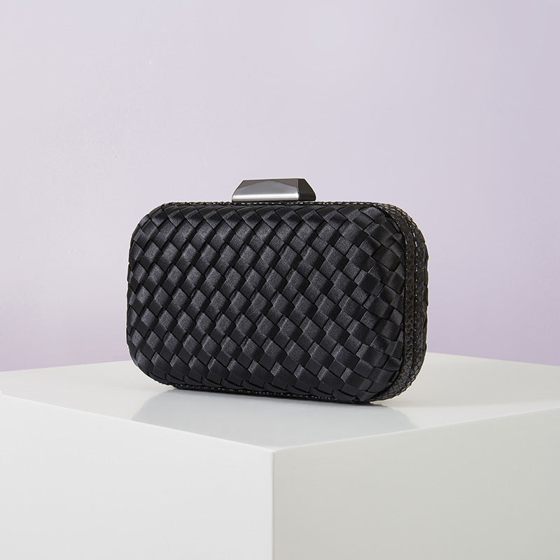 Bolsa para ropa de mujer hecha a mano con tejido serpentino