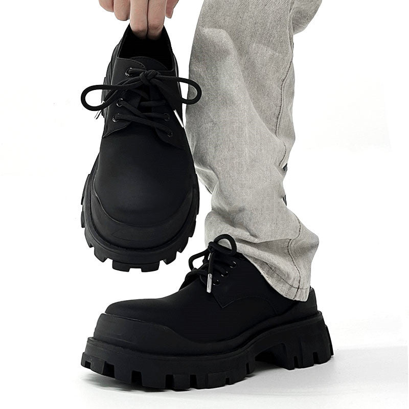 Zapatos de cuero negros de alta gama para hombre, estilo británico, para ir al trabajo y con suela gruesa