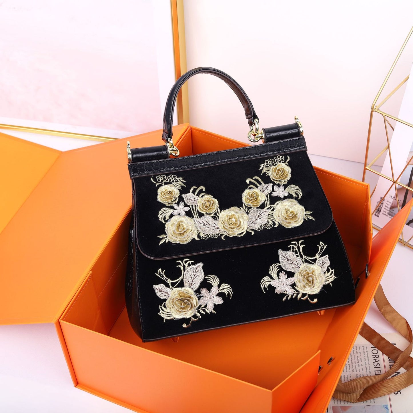 Bolso bandolera con flores bordadas para mujer