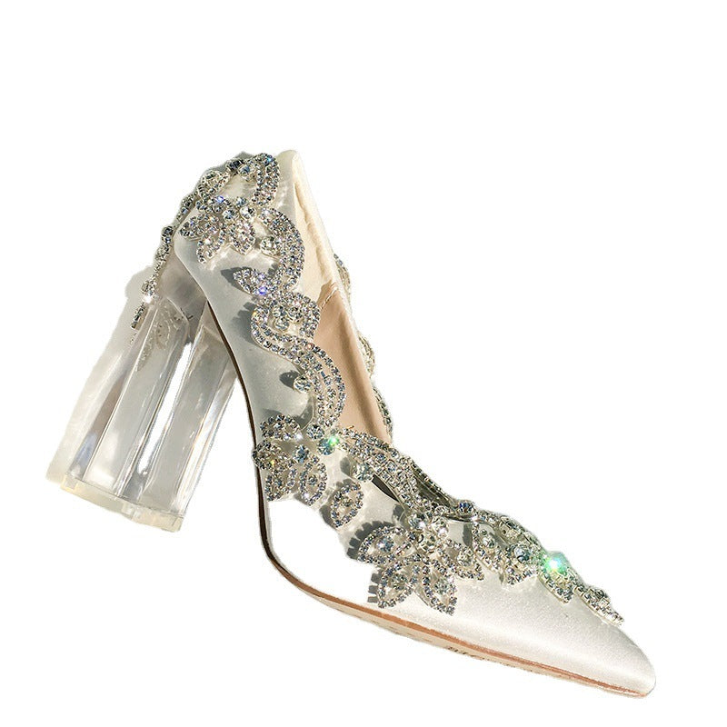 Chaussures à talons hauts pointues en satin et strass pour femmes