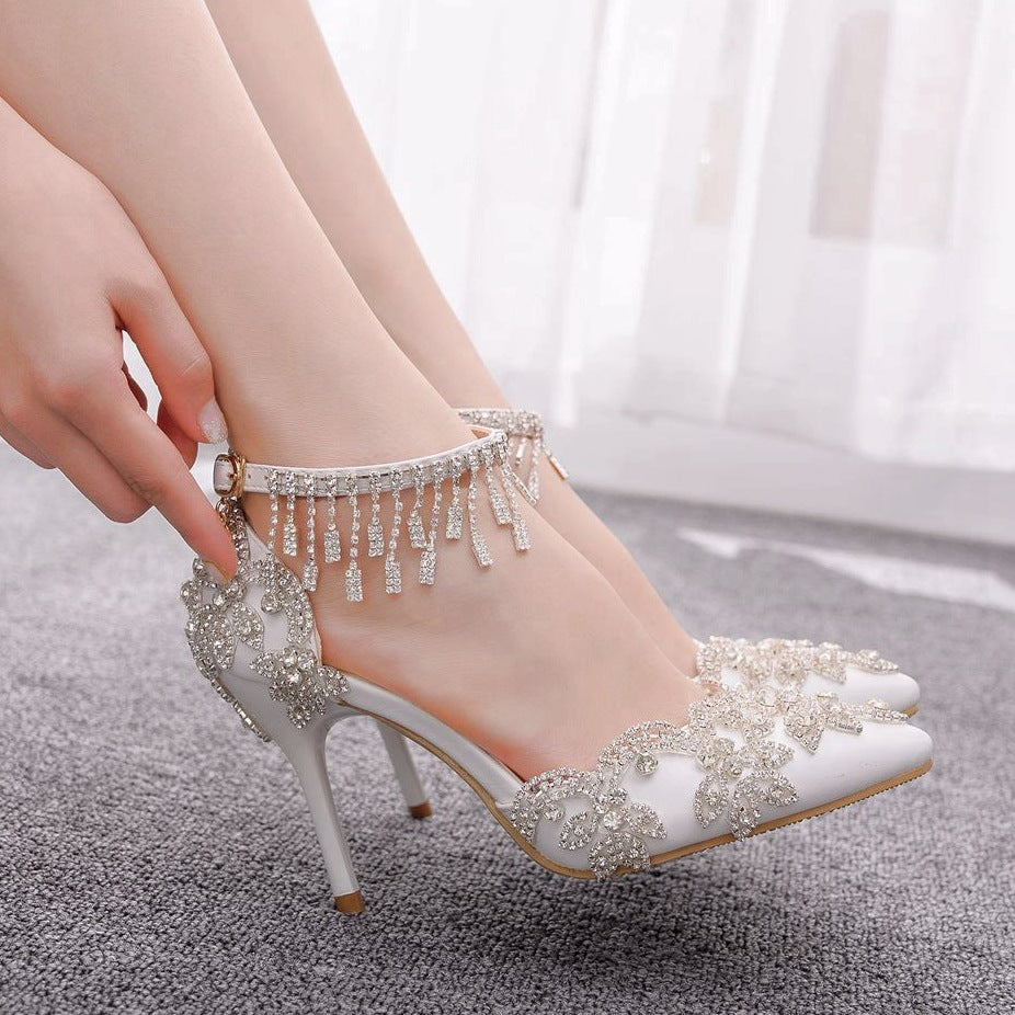 Sandales à talons hauts avec strass et pompons grande taille