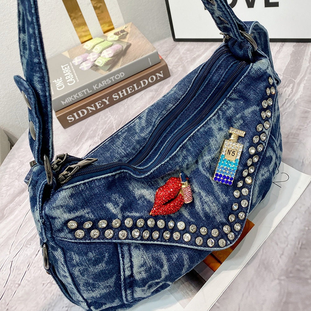 Sac à bandoulière en denim clouté avec perceuse