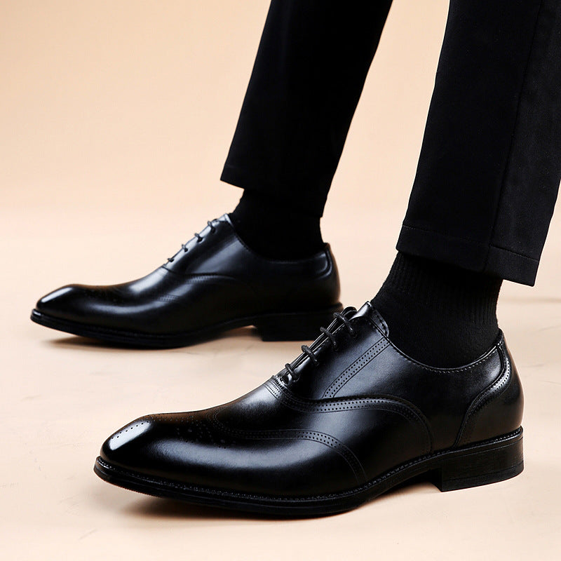 Chaussures en cuir formelles pour hommes britanniques Brogue à bout pointu et lacets