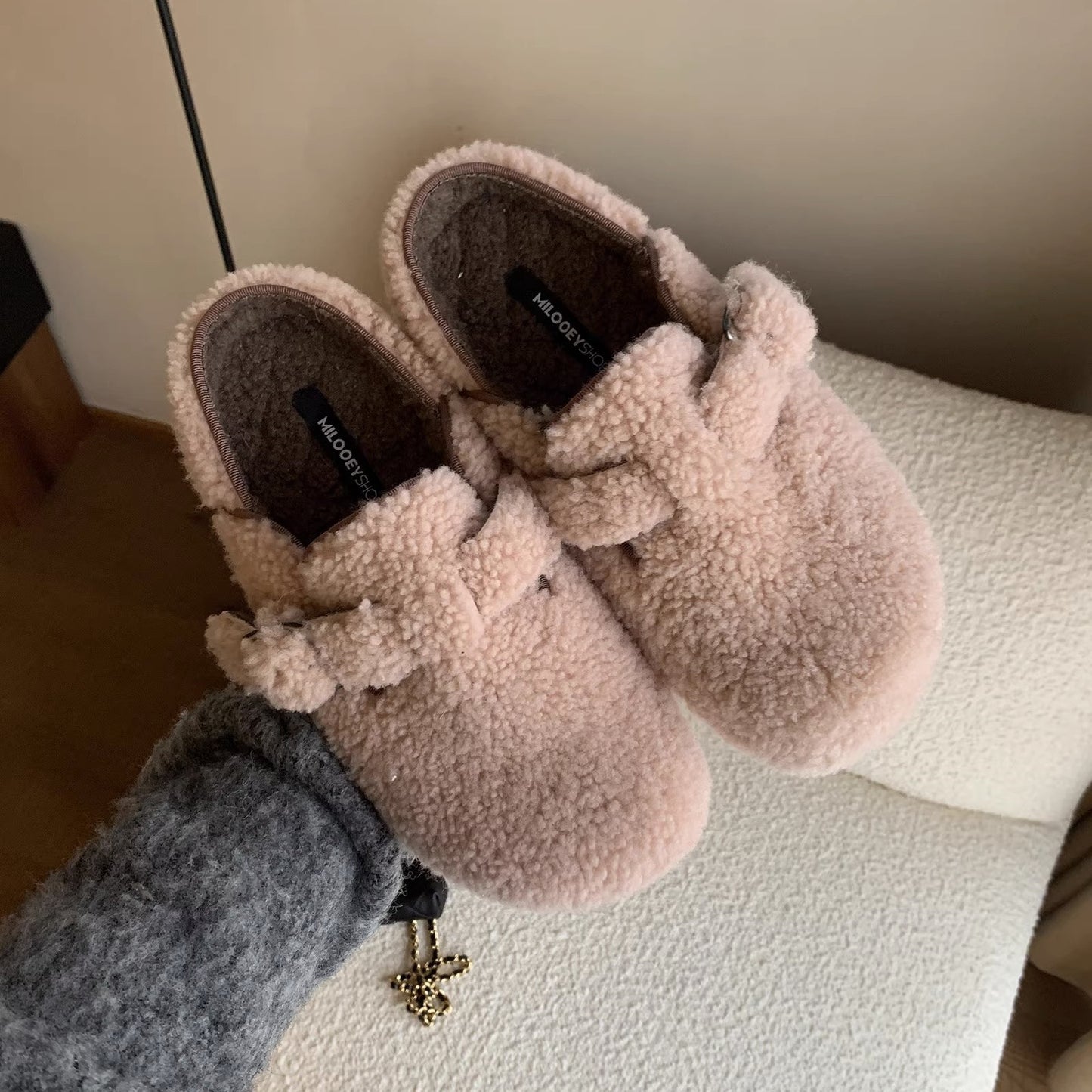 Fluffy Pine Cone Shoes Flat Lazy Thermal Cotton Slippers