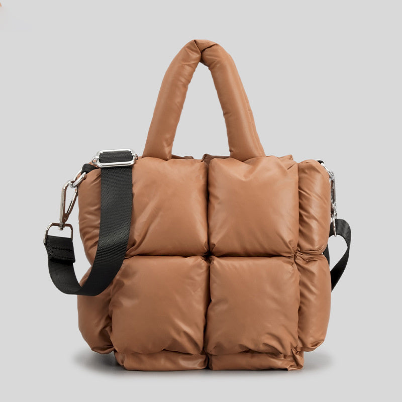 Bolso de mano de un solo hombro con relleno cuadrado pequeño y suave de color puro y diseño simple de invierno nuevo