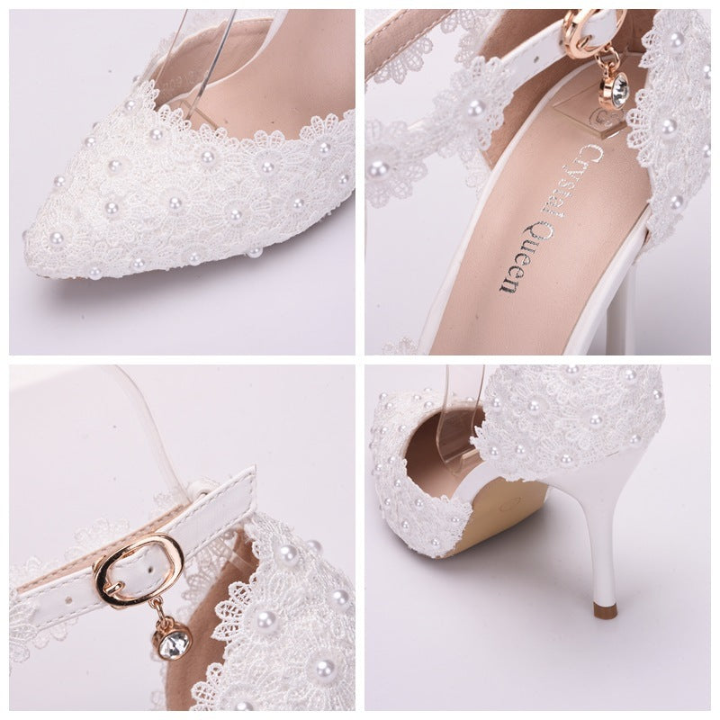 Chaussures de mariage à pompons et fleurs en dentelle blanche