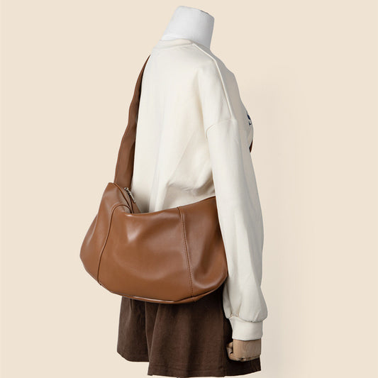 Bolso de hombro de cuero suave estilo retro con correa para el hombro plisada