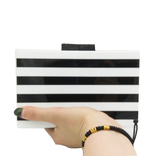 Cartera de mano para banquete con costura de rayas en blanco y negro de acrílico