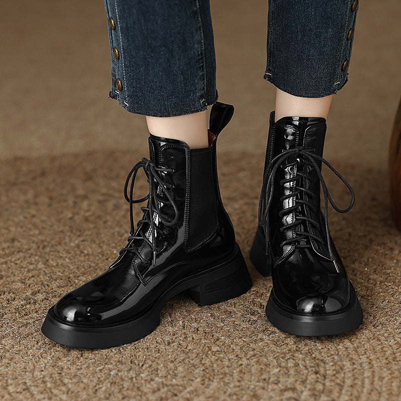 Nuevas botas Dr. Martens de punta redonda y tacón grueso para mujer