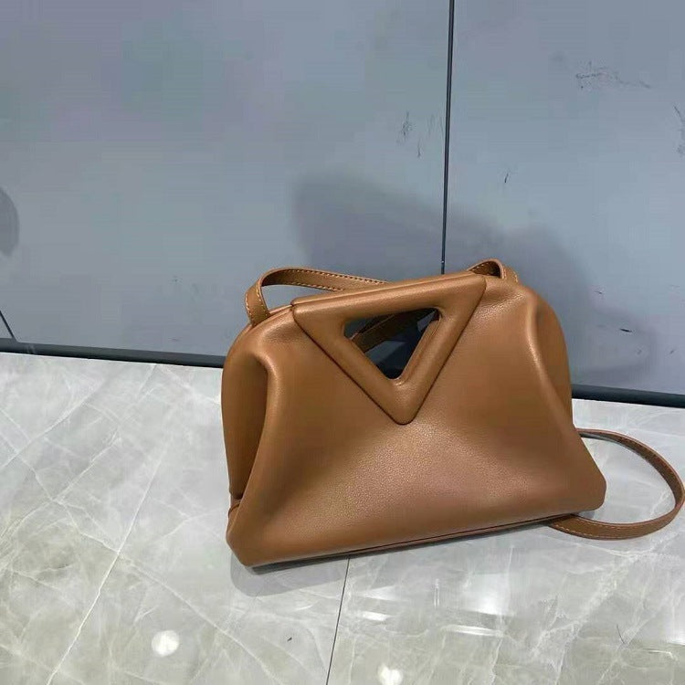 Nuevo bolso de mujer de cuero con forma de triángulo invertido, bolso tipo nube de color caramelo con clip, bolso tipo mensajero, bolso de hombro, bolso de mano, bolso de mano