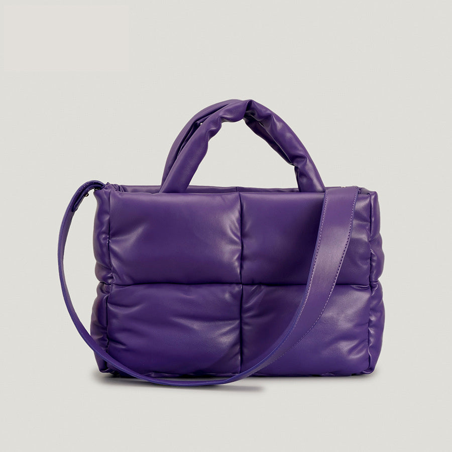 Bolso de mano de un solo hombro con relleno cuadrado pequeño y suave de color puro y diseño simple de invierno nuevo