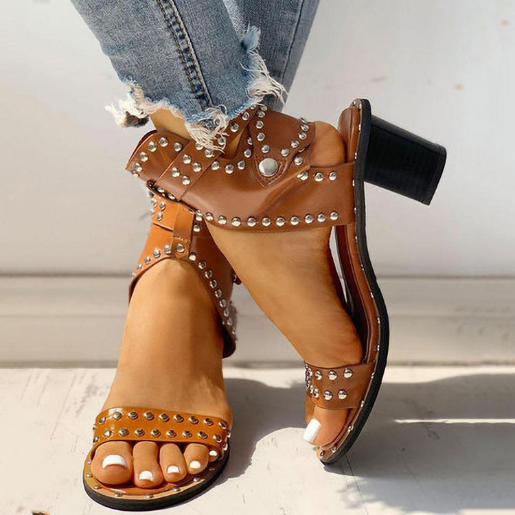 Fashion Rivet Belt Buckle Chunky Heel Sandals For Women