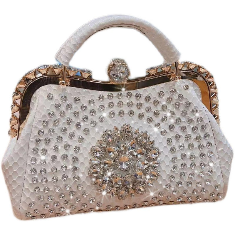 Bolso bandolera de gran capacidad con incrustaciones de diamantes