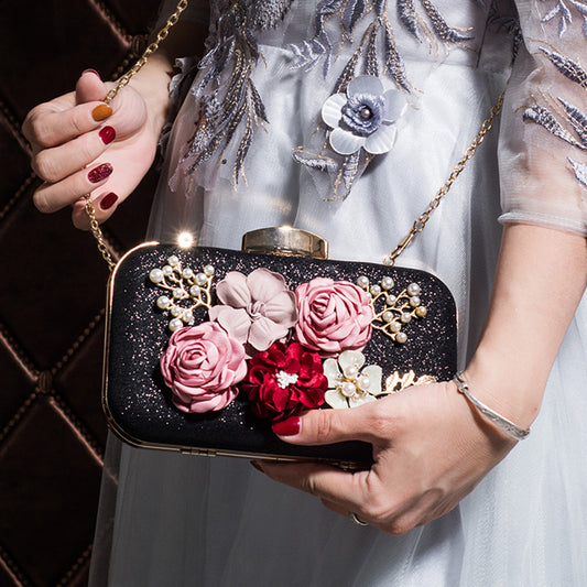 Bolso de noche dulce con flor de perla y cheongsam