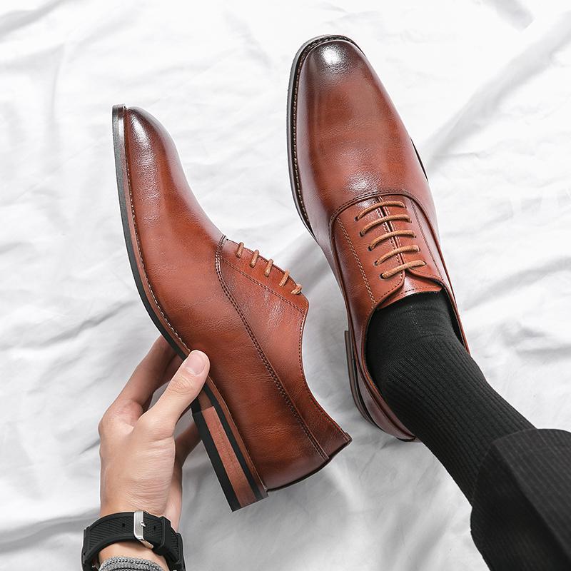 Zapatos de cuero puntiagudos de tacón bajo para hombre, casuales y de moda