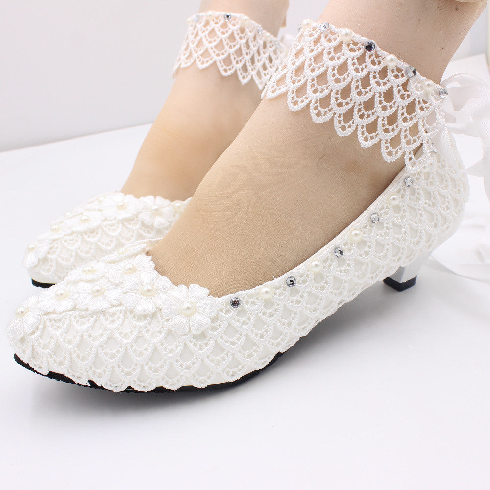 Robe de mariée blanche à lacets, chaussures à talons hauts pour femmes de grande taille