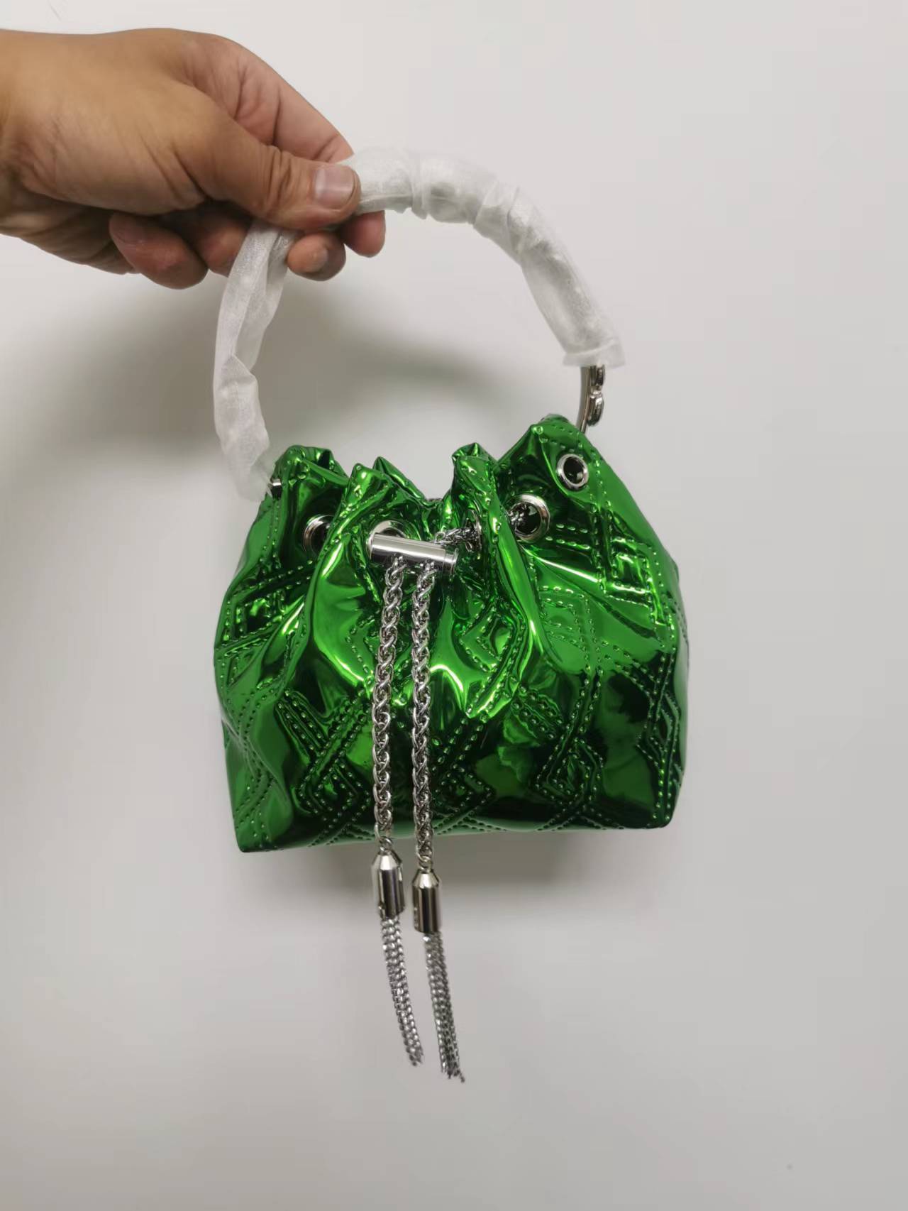 Bolso de mano de mujer Lingge con bordado láser de moda