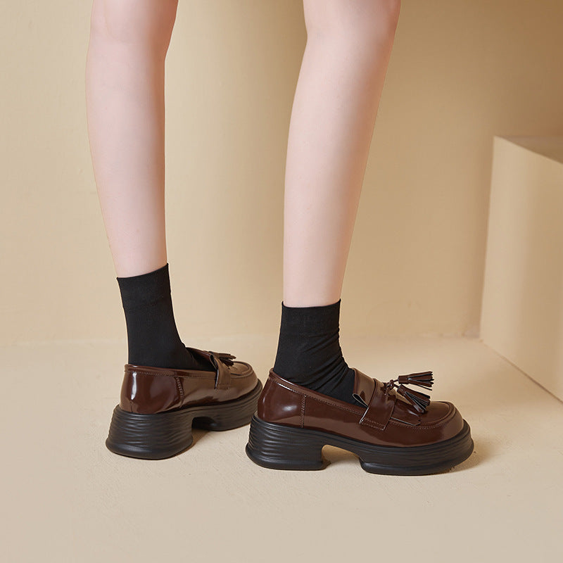 Chaussures de loisirs japonaises en cuir à pompons pour femmes