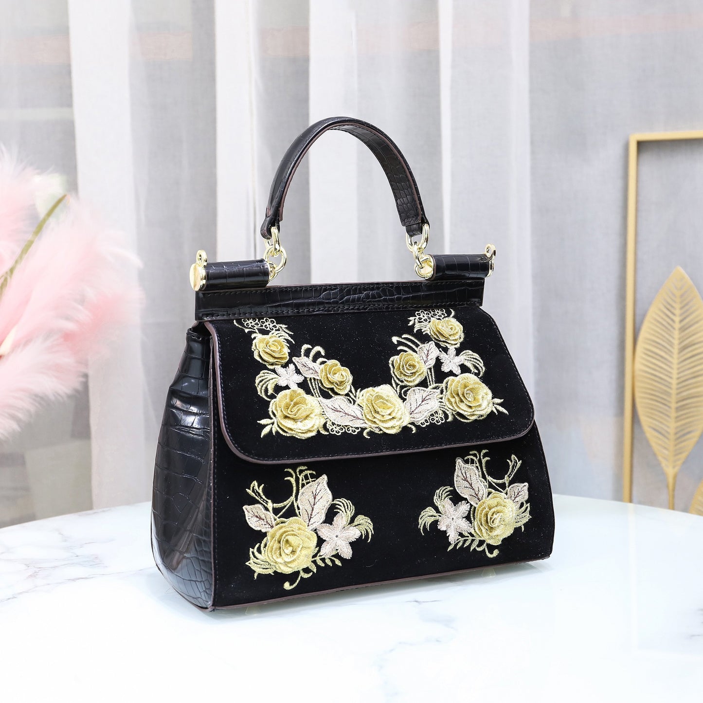 Bolso bandolera con flores bordadas para mujer