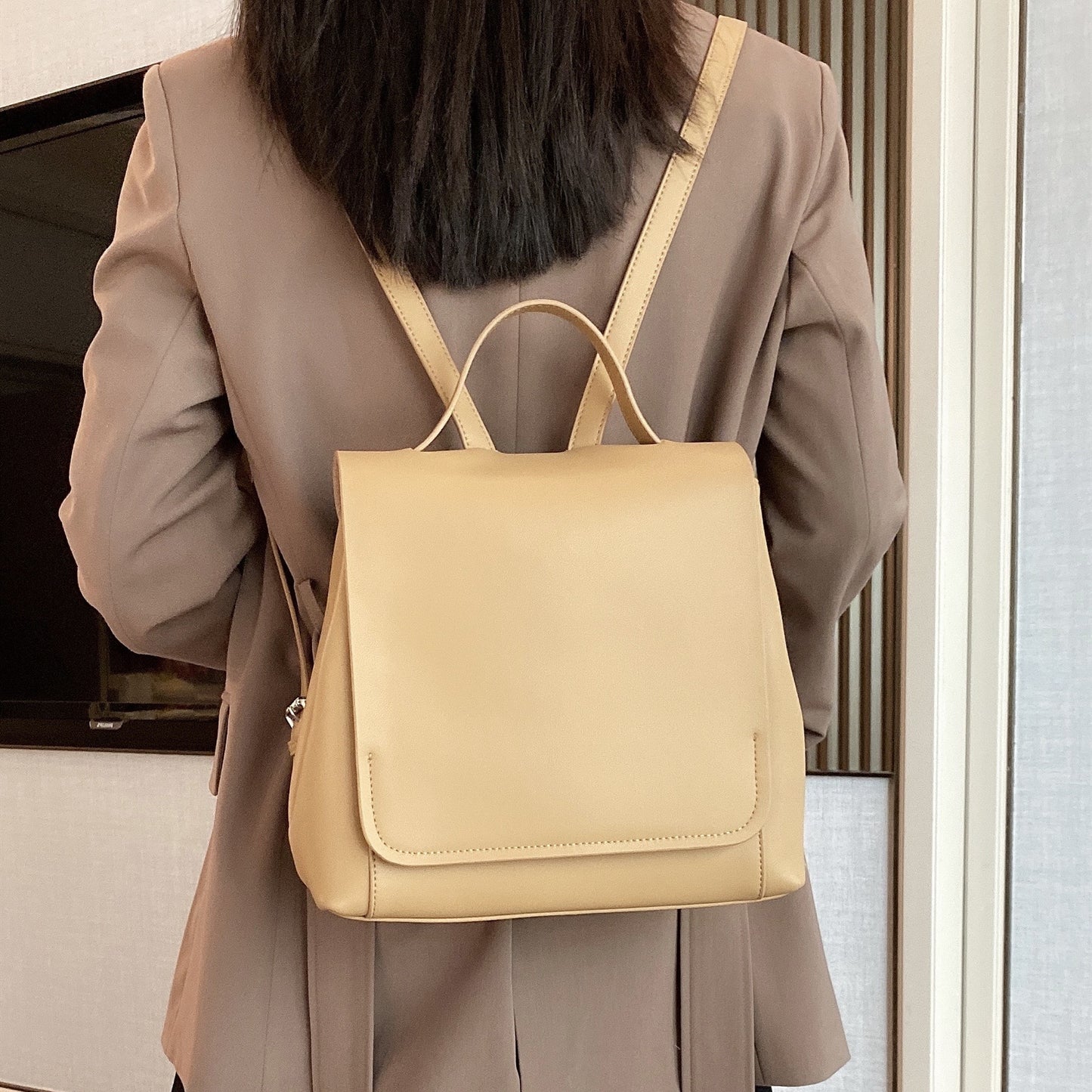 Mochila sencilla de estilo coreano que combina con todo