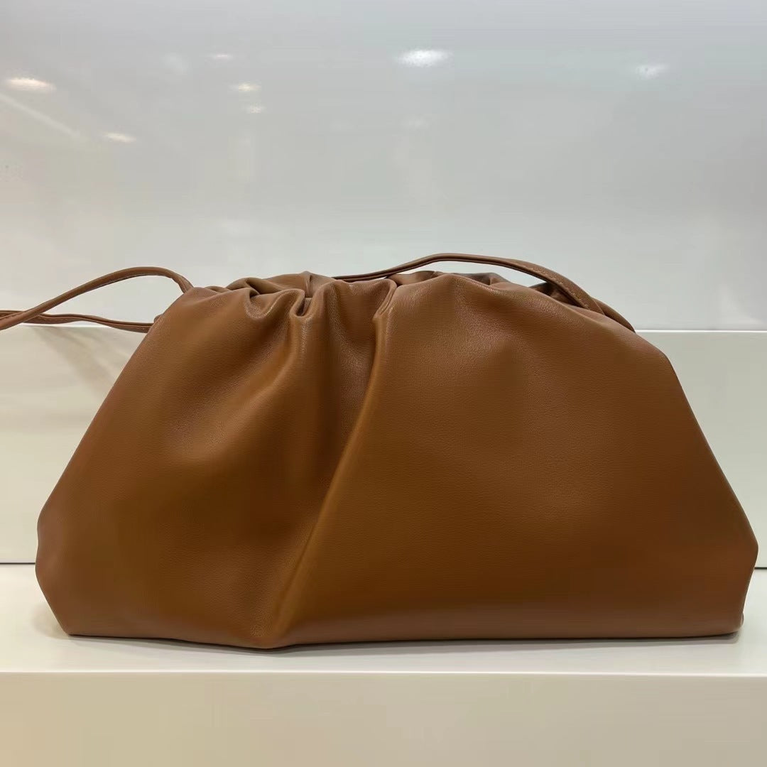 Sac à main en cuir à une épaule et bandoulière plissée en forme de nuage