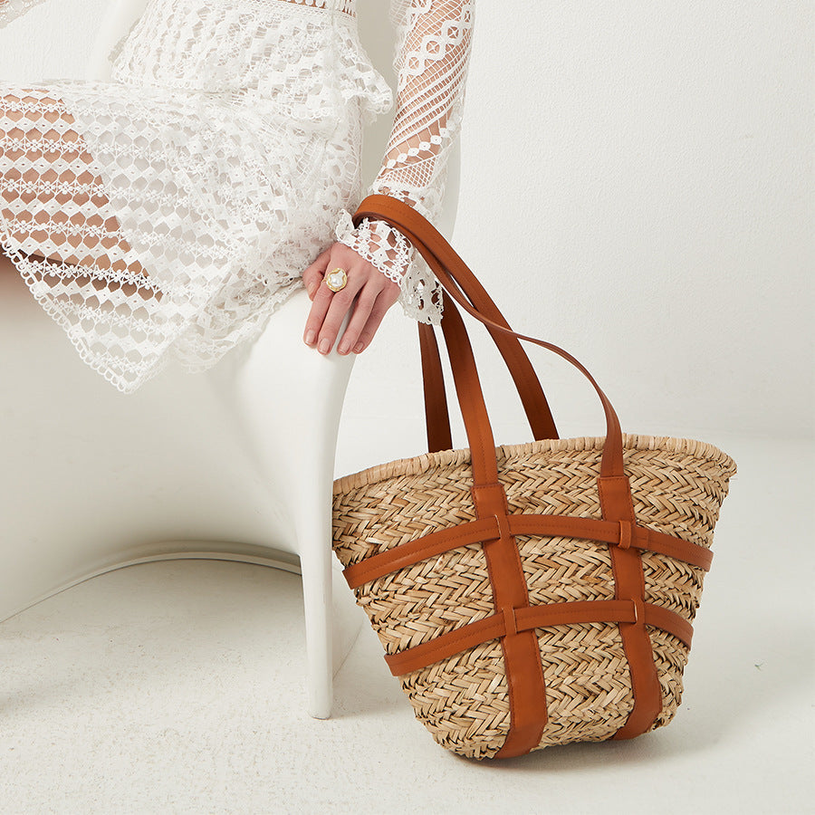 Ladies Fashion One Shoulder Rattan Bag