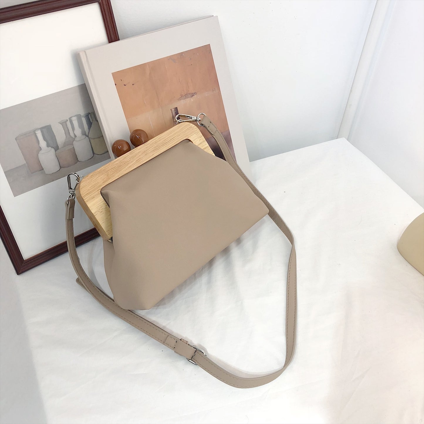 Bolso de mano tipo sobre con clip de madera y cuero suave para ensamblar