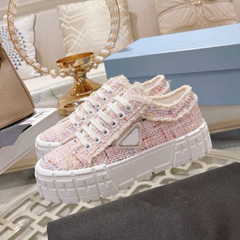 Women's Canvas Shoes With Triangular Lace Up For Sports And Leisure