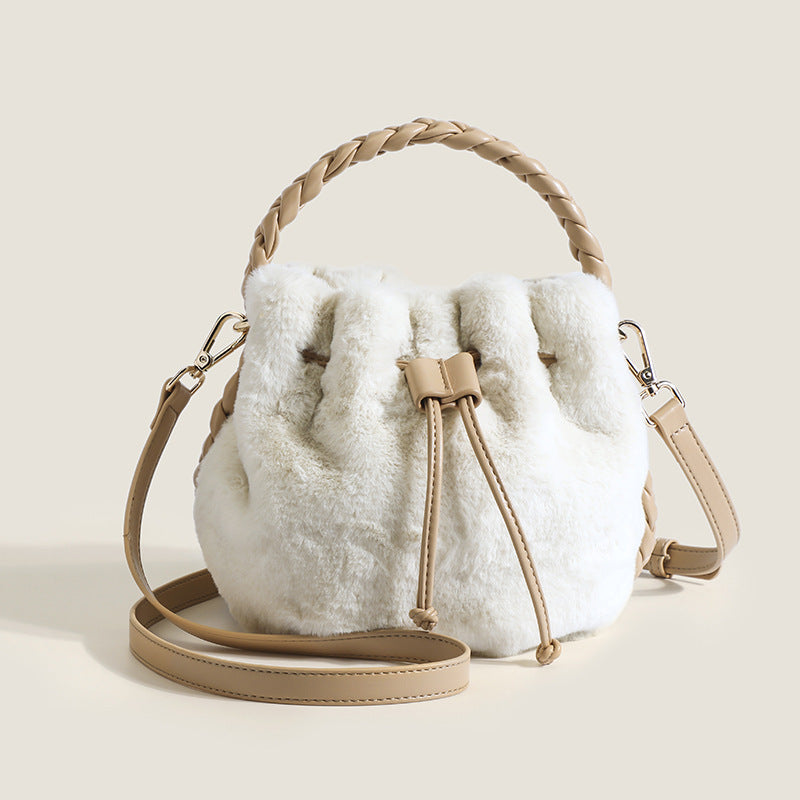 Sac seau en peluche portable tressé en pâte frite