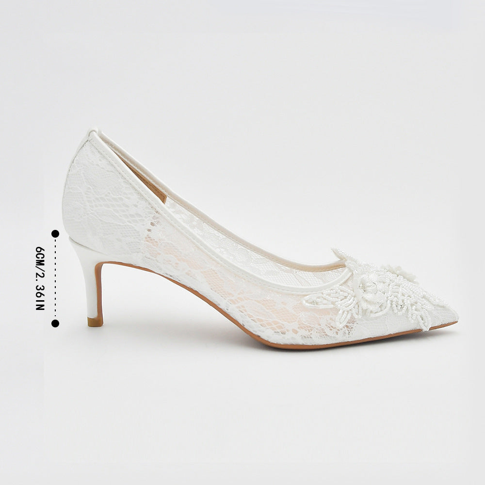 Zapatos de novia de encaje blanco con flores