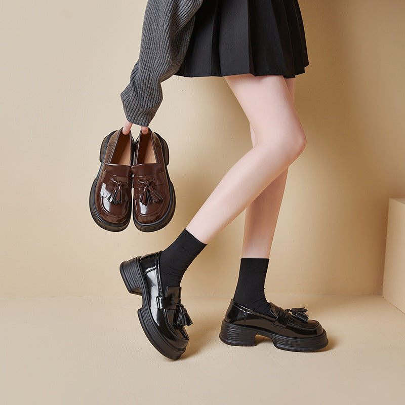 Chaussures de loisirs japonaises en cuir à pompons pour femmes