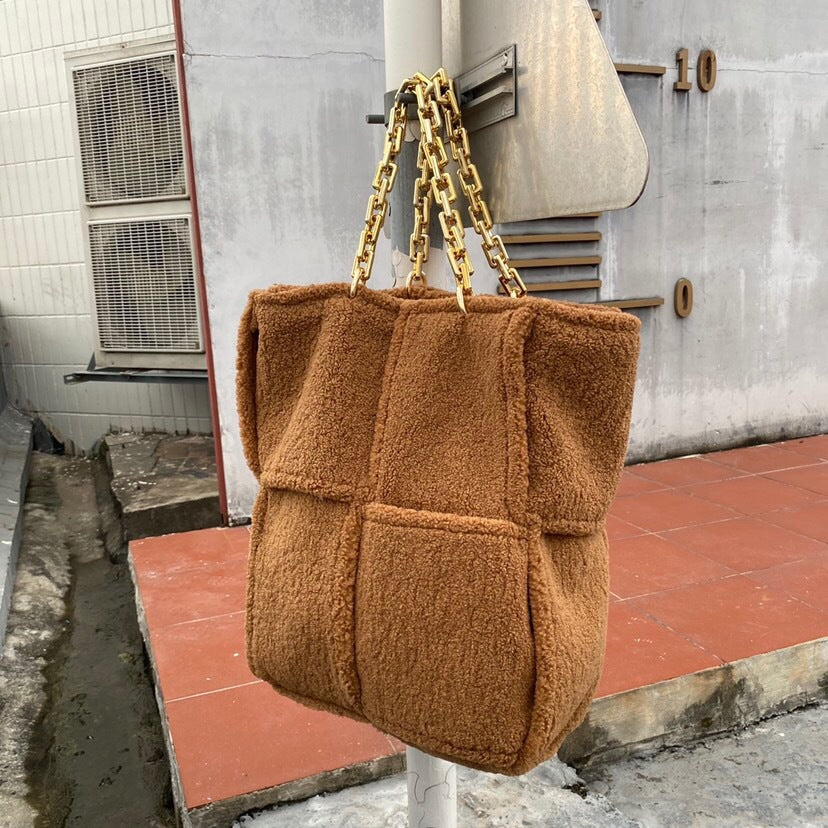 Bolso de hombro único de tejido de lana a juego